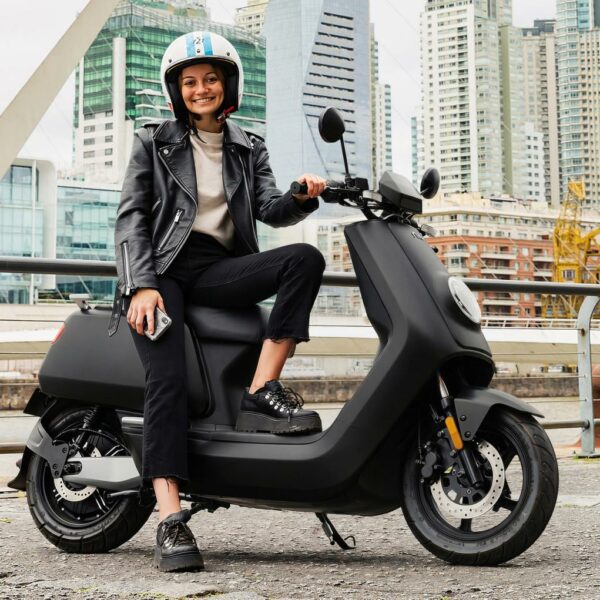 NQi Sport – Scooter électrique 45 km h, 130 km   NIU